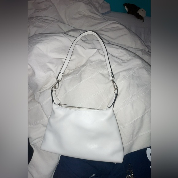 white clutch purse - Picture 3 of 3